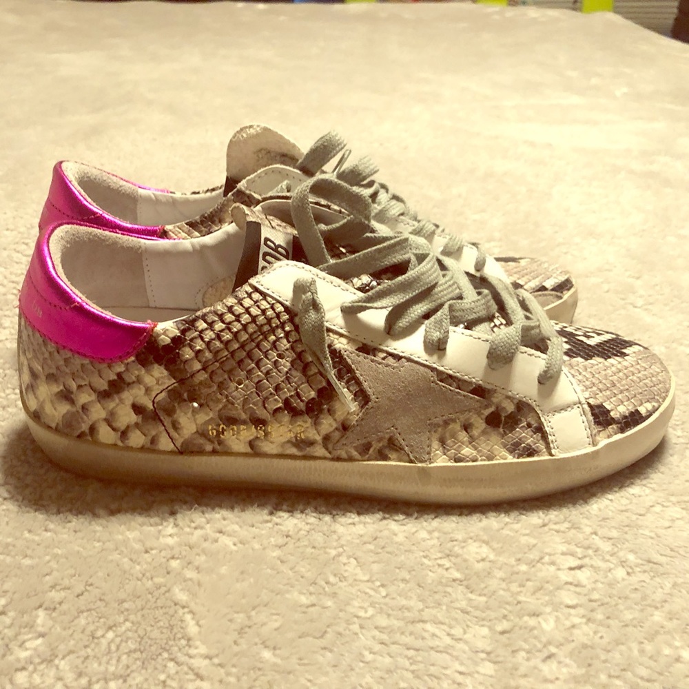 Golden goose gray snake print sneaker. 2019 FALL C